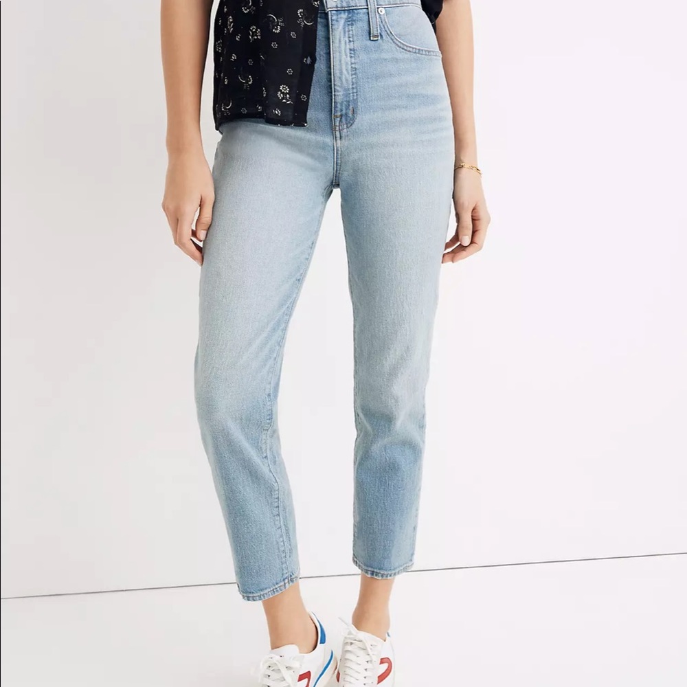 Madewell Classic Straight Jeans in Meadowland Wash